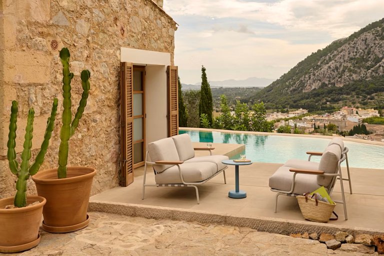 00-FEATURE-Outdoor-Furniture-Collections-domino